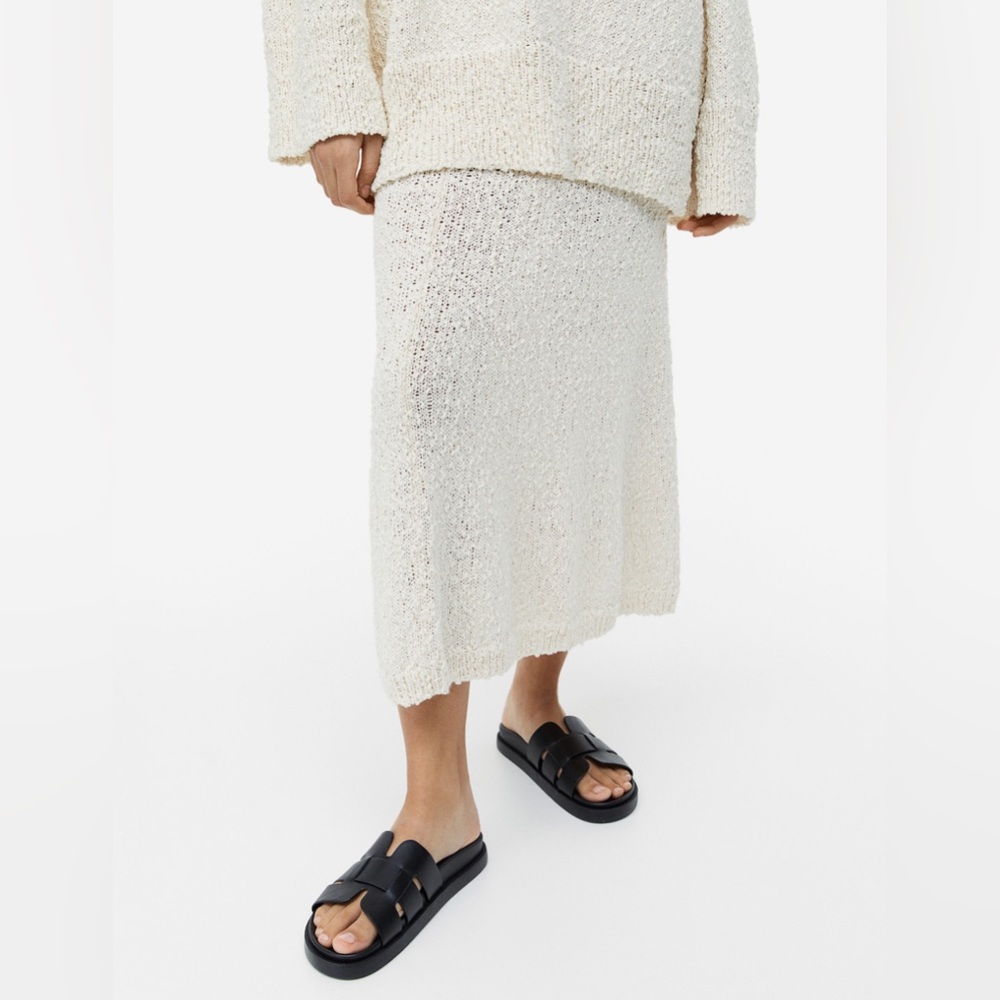 H&M black sliders